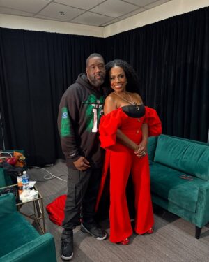Sheryl Lee Ralph Instagram - Two years ago, I had the absolute honor of standing on that Super Bowl stage, lifting every voice and SANGIN’ honey! I did it in style, thanks to my fabulous daughter @ivycoco23, who had me snatched in a custom @harbison.studio masterpiece. The @philadelphiaeagles were there then, and they are BACK, ready to handle some unfinished business. Lord, let this outcome be different because I CANNOT take another Chiefs victory. Big up to my dear @ledisi who will be singing Lift Every Voice and Sing this year and @adamblackstone , the maestro himself, leading the music this year. I am so proud of you! Now let’s go Birds! Fly Eagles Fly!