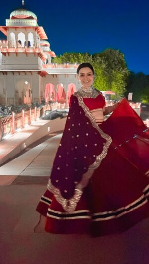 Shilpa Raizada Instagram - Thankyou every one liking our song nachan de and making it trending… #nachande
 

नृत्य गति का आनन्द और जीवन का हृदय है। 

पहले नाचो, बाद में सोचो।

और जब आपको नाचने का मौका मिले, तो मैं आशा करता हूं कि आप नाचेंगे। 

Thankyou every one liking our song and making it trending