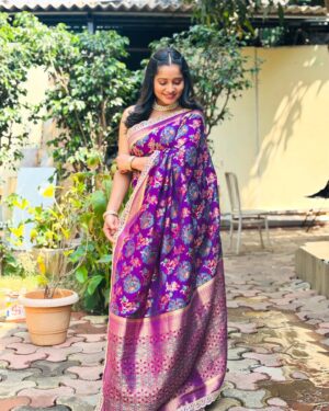 Shilpa Thakre Instagram - Frutifulllll ❣️✨

beautiful saree by : @paithani___house 
clicked by : fav @gandhisakshee_ ❣️😘
Jewellery by : my fav @gandhisakshee_ ❣️
make-up by @roshanu_u_u_u_27_08 ❣️
Hair by : my darling @savita_vishwakarma ❣️
.
.
#shilpathakre #expressionqueen #saree #love