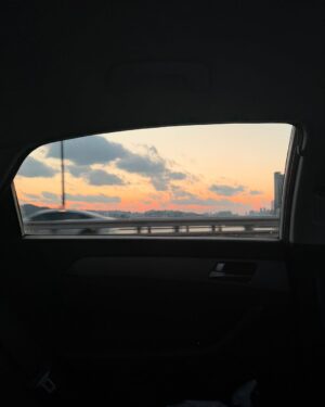 Shim So-young Instagram - 서울 구석구석🏙️ (오! 나 이제 20장 된다!)