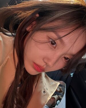 Shim So-young Instagram - 나 유치원 때부터 루미큐브 했는데 한방에 졌어….
