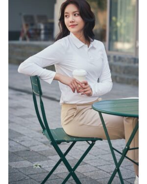 Shin Hye-jeong Instagram - 진짜 원단들이 너무 부드러워서 촬영내내 감탄한 stl
가볍고 쾌적해서 매일 입고 싶어요😊👍
#stl #에스티엘