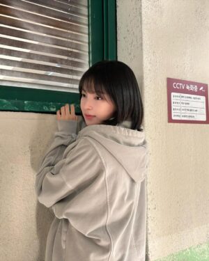 Shin Su-hyun Instagram - 이지우  셀카