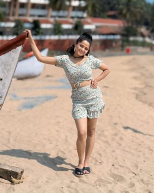 Shivali Parab Instagram - I am getting some beach therapy 🌊
.
#shivaliparab #kalyanchichulbuli #love #beach 
.
Pc @prithvikpratap