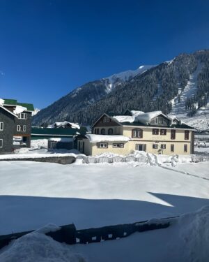 Shivangi Khedkar Instagram - Lost in the breathtaking beauty of Sonmarg, where every view feels like a postcard! ❄️✨ #WinterWonderland #SonmargDiaries
