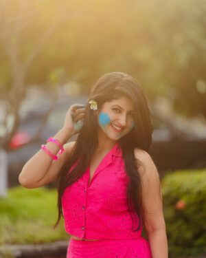 Shivani Sangita Instagram - Happpyyyyyy Holiiiiiiiii 🩷🩵

📸 @sk_azhar_ali thank you for such beautiful clicks😍