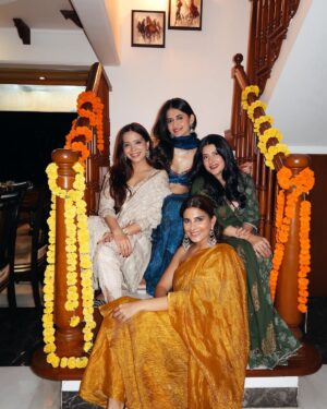 Shivvani Paatil Instagram - Celebrating love and light with my girls 🪔✨❤️ Wearing @saakshakinni 💙