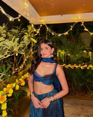 Shivvani Paatil Instagram - Celebrating love and light with my girls 🪔✨❤️ Wearing @saakshakinni 💙