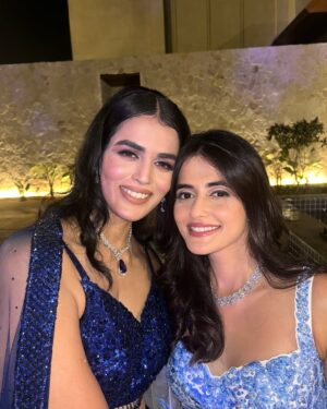 Shivvani Paatil Instagram - The lehenga of my dreams for #SarahAmbarJhoomUtha sangeet night!😍🦋 @seemagujraldesign 💙 Not exaggerating when I say I couldn’t feel my feet after this night but it was all worth it!! Celebrating @thattallgirlyouknow & @ambarsoodfitness with all of my fav people 🥹🤍 Ended the night in pajama’s cause that lehenga was half my weight lolol
.
.
.
.
.
.
Indian wedding // Shaadi // Indian wear // Lehenga // Sangeet outfit