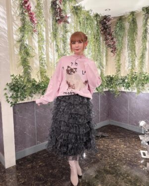 Shoko Nakagawa Instagram - 最近のテレビ衣装たち👗✨

🔎1,2枚目〈音ボケPOPS〉
ニット、リボン柄インナー
@candystripper_official
スカート
@mmts_nekotomo

🔎3枚目〈ひるおび〉
@adonisis_official

🔎4,5枚目〈アメトーーク〉
ワンピース
@maria_ohba_official 
ピアス
@vatsurica_official 

🔎6枚目〈ひるおび〉
@wildlily_daikanyama

🔎7,8枚目〈音ボケPOPS〉
@shunsatsu_no_kuni

🔎9,10枚目〈ひるおび〉
@janemarple_official

#ひるおび #音ボケpops #ワンピース