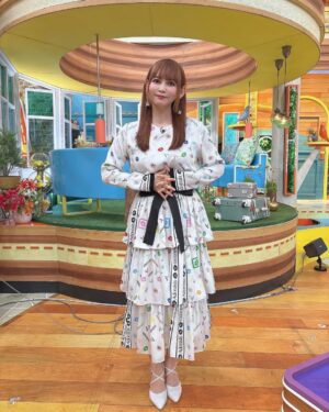 Shoko Nakagawa Instagram - 最近のテレビ衣装たち👗✨

🔎1,2枚目〈音ボケPOPS〉
ニット、リボン柄インナー
@candystripper_official
スカート
@mmts_nekotomo

🔎3枚目〈ひるおび〉
@adonisis_official

🔎4,5枚目〈アメトーーク〉
ワンピース
@maria_ohba_official 
ピアス
@vatsurica_official 

🔎6枚目〈ひるおび〉
@wildlily_daikanyama

🔎7,8枚目〈音ボケPOPS〉
@shunsatsu_no_kuni

🔎9,10枚目〈ひるおび〉
@janemarple_official

#ひるおび #音ボケpops #ワンピース