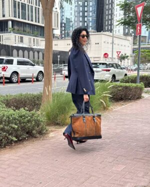 Shraddha Musale Instagram - Work mode on, but dancing spirit evergreen.

#workwearstyle #corporatefashion #corporatestyle
