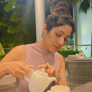 Shraddha Musale Instagram - Slice of life 🌿
Looking at the pictures it seems like I only eat, but yes I work too😐
and I still can't believe the weather...how can it be so cold here
#lifethesedays #dubaidiaries