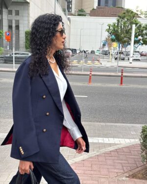 Shraddha Musale Instagram - Work mode on, but dancing spirit evergreen.

#workwearstyle #corporatefashion #corporatestyle