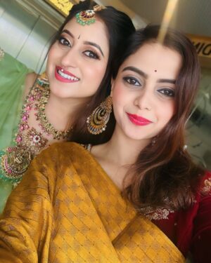 Shruthi Ramesh Instagram - ❤️✨

Mua: @makeupbyshruthiramesh 
Designer: @dt_bridalstudio