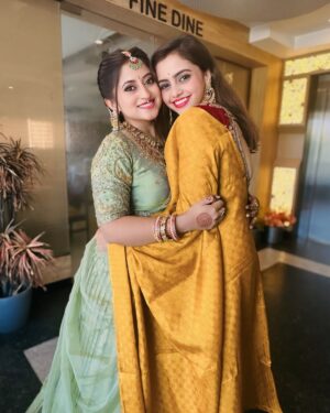 Shruthi Ramesh Instagram - ❤️✨

Mua: @makeupbyshruthiramesh 
Designer: @dt_bridalstudio
