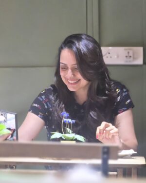 Shruti Marathe Instagram - #papparazzi 🤪🤩