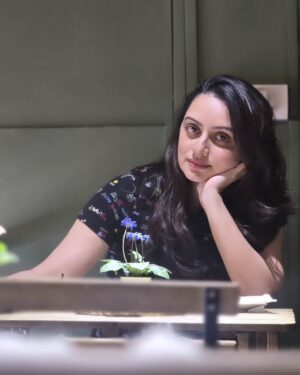 Shruti Marathe Instagram - #papparazzi 🤪🤩