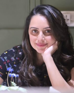 Shruti Marathe Instagram - #papparazzi 🤪🤩