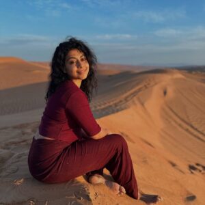 Shruti Ramachandran Instagram - I did something for the first time. 
Saw the desert.

It was stunning.
It was eerie.
It was grounding. 
It was surreal.

It felt like it was full of mysteries not waiting to be uncovered.