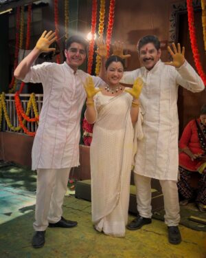 Shruti Rawat Instagram - Holi day at work 😅💃🏻

#yehrishtakyakehlatahai #yrkkh