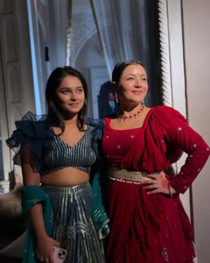 Shruti Rawat Instagram - I have seen @sharonvarmaa Grow as an Artist n a person n a soul in Giant Leaps in the past Year… I am So Proud of you… u inspire me n I see a little bit of Sia in u 💖⭐️✨ Shine Bright n Blind Them all my baby Girl 😘 #yehrishtakyakehlatahai