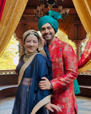 Shruti Rawat Instagram - One with This सार्वजनिक Crush😅😍 @rohitpurohit08 

And also the most Grounded, Humble, Mature n Stable Main Lead Guy Everrr…❤️#yrkkh #yehrishtakyakehlatahai #bts