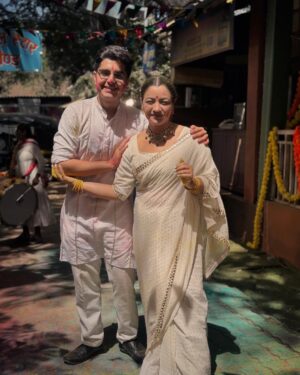 Shruti Rawat Instagram - Holi day at work 😅💃🏻

#yehrishtakyakehlatahai #yrkkh