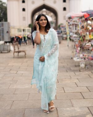 Shruti Reddy Instagram - Charminar 🤍⚡️

Photography: @tharundphotographer 
Retoucher: @ashishsom @manassompurapix 
Styling: @manogna_gollapudi 
Hair: @ramanababu660 
Represented by: @thanga_18