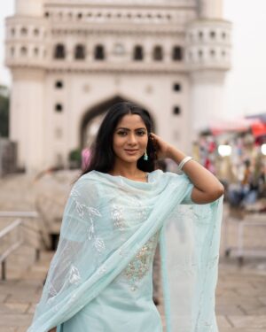 Shruti Reddy Instagram - Charminar 🤍⚡️

Photography: @tharundphotographer 
Retoucher: @ashishsom @manassompurapix 
Styling: @manogna_gollapudi 
Hair: @ramanababu660 
Represented by: @thanga_18