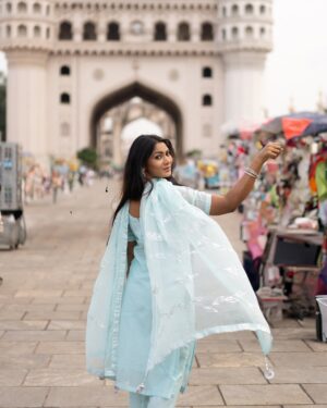Shruti Reddy Instagram - Charminar 🤍⚡️

Photography: @tharundphotographer 
Retoucher: @ashishsom @manassompurapix 
Styling: @manogna_gollapudi 
Hair: @ramanababu660 
Represented by: @thanga_18