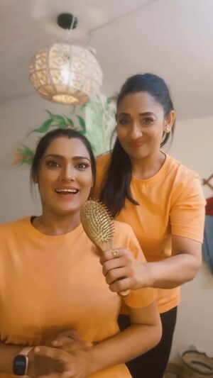 Shruti Ulfat Instagram - #imfine 

#yehrishtakyakehlatahai #kajal_yrkkh #vidya_yrkkh 

#funnyvideos