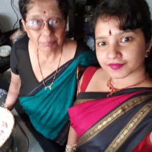 Shubha Poonja Instagram - ಅಮ್ಮ ನನ್ನ ನೀನು ಯಾಕೆ ಬಿಟ್ಟು ಹೋದೆ ನೀನು ಇಲ್ಲದೆ ನನಗೆ ಜೀವನವಿಲ್ಲ ನಿನ್ನ ಬಿಟ್ಟು ನನಗೆ ಬದುಕಕ್ಕೆ ಬರೋದು ಇಲ್ಲ 24 ಗಂಟೆ ನಿನ್ನ ಜೊತೇನೆ ಇರುತ್ತಿದ್ದೆ ಈಗ ನಾನು ಏನು ಮಾಡಲಿ ಎಲ್ಲಿ ಹೋಗಲಿ ಯಾರಿಗೋಸ್ಕರ ವಾಪಸ್ ಮನೆಗೆ ಬರಲಿ ನೀನು ನನ್ನ ಯಾಕೆ ಬಿಟ್ಟು ಹೋದೆ ನನ್ನ ಇಡೀ ಜೀವನಕ್ಕೆ ಅರ್ಥವಿಲ್ಲದೆ ಆಯ್ತು ನನ್ನ ಇಡೀ ಜೀವನವೇ ನೀನಾಗಿದ್ದೆ ನನ್ನ ಯಾಕೆ ಬಿಟ್ಟು ಹೋದೆ
I lost my mother on 6th march.. one day back... my life was revolving only around her.. she was my life.. whatever I did it was only around her.. today I stand devastated broken beyond repair.. I cannot imagine a life without her .. my life has absolutely zero meaning without her .. my heart is broken into a million pieces .. because my mom is everything....my life will.never be the same .. and I can never be the same.. my smile is lost mommy...
