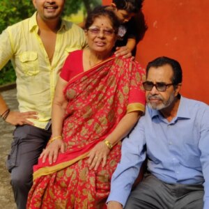 Shubha Poonja Instagram - ಅಮ್ಮ ನನ್ನ ನೀನು ಯಾಕೆ ಬಿಟ್ಟು ಹೋದೆ ನೀನು ಇಲ್ಲದೆ ನನಗೆ ಜೀವನವಿಲ್ಲ ನಿನ್ನ ಬಿಟ್ಟು ನನಗೆ ಬದುಕಕ್ಕೆ ಬರೋದು ಇಲ್ಲ 24 ಗಂಟೆ ನಿನ್ನ ಜೊತೇನೆ ಇರುತ್ತಿದ್ದೆ ಈಗ ನಾನು ಏನು ಮಾಡಲಿ ಎಲ್ಲಿ ಹೋಗಲಿ ಯಾರಿಗೋಸ್ಕರ ವಾಪಸ್ ಮನೆಗೆ ಬರಲಿ ನೀನು ನನ್ನ ಯಾಕೆ ಬಿಟ್ಟು ಹೋದೆ ನನ್ನ ಇಡೀ ಜೀವನಕ್ಕೆ ಅರ್ಥವಿಲ್ಲದೆ ಆಯ್ತು ನನ್ನ ಇಡೀ ಜೀವನವೇ ನೀನಾಗಿದ್ದೆ ನನ್ನ ಯಾಕೆ ಬಿಟ್ಟು ಹೋದೆ
I lost my mother on 6th march.. one day back... my life was revolving only around her.. she was my life.. whatever I did it was only around her.. today I stand devastated broken beyond repair.. I cannot imagine a life without her .. my life has absolutely zero meaning without her .. my heart is broken into a million pieces .. because my mom is everything....my life will.never be the same .. and I can never be the same.. my smile is lost mommy...