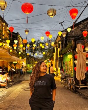 Shubhi Garg Agarwal Instagram - // An evening in Hoi An ancient town! 🇻🇳

The lanterns are a distinctive feature of the ancient town of Hoi An. I absolutely loved what I saw. The vibe was extremely alluring and the town looked really picturesque with the lit up, colorful lanterns.

If you ask me, seeing Hoi An lanterns is a one-of-a-kind experience that visitors to Hoi An should not miss out on. 🏮🧧
.
.
.
.
.
.
.
#pickeratpace #indianblogger #indiantraveller #indiantravelblogger #vietnamtravel #hoianvietnam #hoianancienttown #hoiantrip #hoiancity #hoianoldtown #hoianlanterns #lanternfestival #vietnamlandscape [vietmam things to do, hoi an ancient town, hoi an things to do, hoi an boat ride, hoi an market]