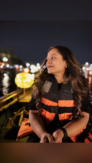 Shubhi Garg Agarwal Instagram - // Released my flower lantern full of wishes for this year in the Hoai River in Hoi An. 🧿❤️

The magical journey on a lantern boat in Hoi An will give you to immerse yourself in the town’s unique ambiance. Surrounding you are full of the shimmering glow of colorful lanterns and flower lanterns. Thus, it is a must-experience at this UNESCO World Heritage-listed ancient town! 🧧🛶

Would you go for this experience?
.
.
.
.
.
.
.
#pickeratpace #indianblogger #indiantravelblogger #indiantravelgram #vietnamtravel #vietnamadventures #vietnamtrip #hoianboatride #lanternboatride #hoianvietnam [hoi an boat ride, japanese bridge boat ride, lantern boat ride, vietnam things to do, vietnam trip itinerary]