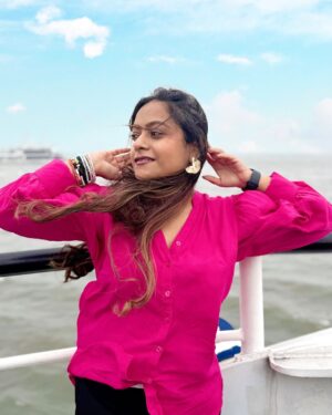 Shubhi Garg Agarwal Instagram - // Pretty please, the wind was a paid actor! 🩷

Cruising in Ha Long Bay all day was so much fun and the weather was so pleasant. Nippy and windy throughout and the view was gorgeous! 🌬️🛳️

More details coming up in the next post. 😜
.
.
.
.
.
.
.
#pickeratpace #indianblogger #indiantravelblogger #vietnamtravel #vietnam #halongbay #cruiseship #cruiselife #vietnamcruise #halongbaycruise #halongbayvietnam [vietnam halong bay, halong bay cruise, cruise ship]