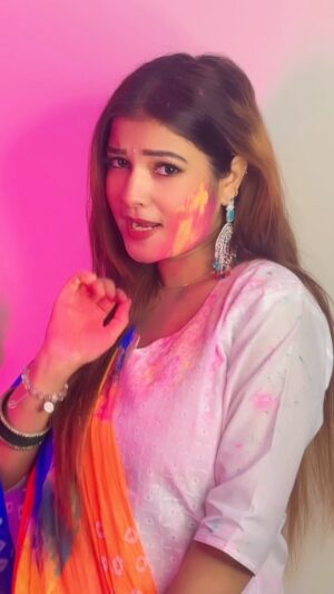 Shweta Jaiswal Instagram - Suna holi me na🎨