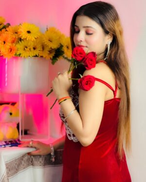 Shweta Jaiswal Instagram - ❤️❤️❤️❤️❤️🧿

#photooftheday #pictures #lovequotes #red #outfits #valentines #love #photography