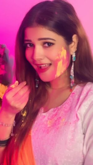 Shweta Jaiswal Instagram - Rangi hai kab radha🎨💙🩷💚💛