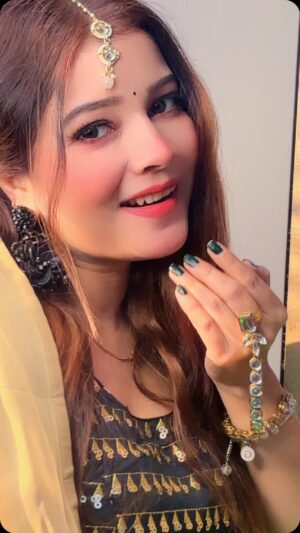 Shweta Jaiswal Instagram - Eid ho gai meri💫🌙🌙