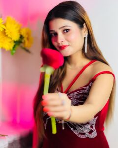 Shweta Jaiswal Most Liked Photos and Posts