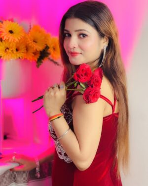 Shweta Jaiswal Instagram - ❤️❤️❤️❤️❤️🧿

#photooftheday #pictures #lovequotes #red #outfits #valentines #love #photography