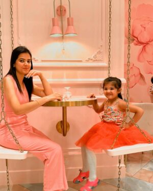 Shweta Sood Instagram - Be a flamingo in a flock of pigeons. 💕🧿💕
.
#pink #potd