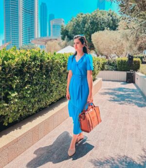 Shweta Sood Instagram - Hello April! 💙🧿💙🧿💙.
.
.
.
.
#potd #april #dubai #AnayaSood #daughter #cutie #summer2024 #ShwetaSood #Punjabibrizzle 💕