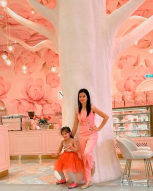 Shweta Sood Instagram - Be a flamingo in a flock of pigeons. 💕🧿💕
.
#pink #potd