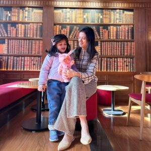 Shweta Sood Instagram - Love! ❤️🧿💙
#anayasood 

#potd #toddler #momlife #shwetasood #punjabibrizzle 💕