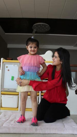 Shweta Sood Instagram - Just A Casual Sunday Reorganising With A Toddler …! 🧿💙🧿
.
Featured Products @edusparktoys 

.
.
.
.
#votd #trending #sunday #trending #toddler #montessori #parenting #shwetasood #punjabibrizzle 💕
