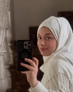 Sidra Batool Most Liked Photos and Posts