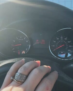 Sidra Batool Instagram - ❄️☕️🚗